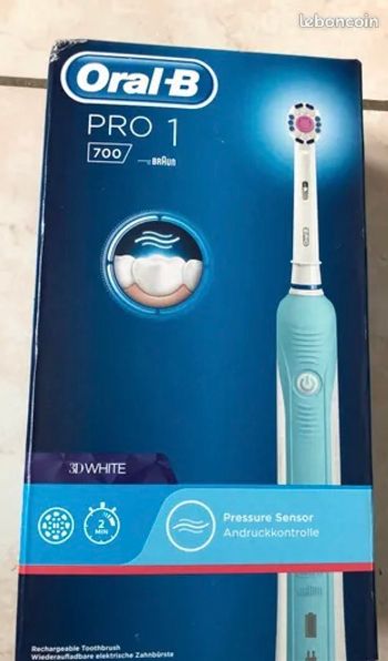 Brosse à dents électrique Pro 700 3D White ORAL B Neuve dans emballage