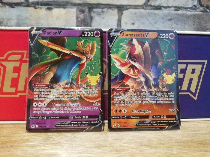 Lot de 2 cartes Pokemon V Célébrations 25 ans
