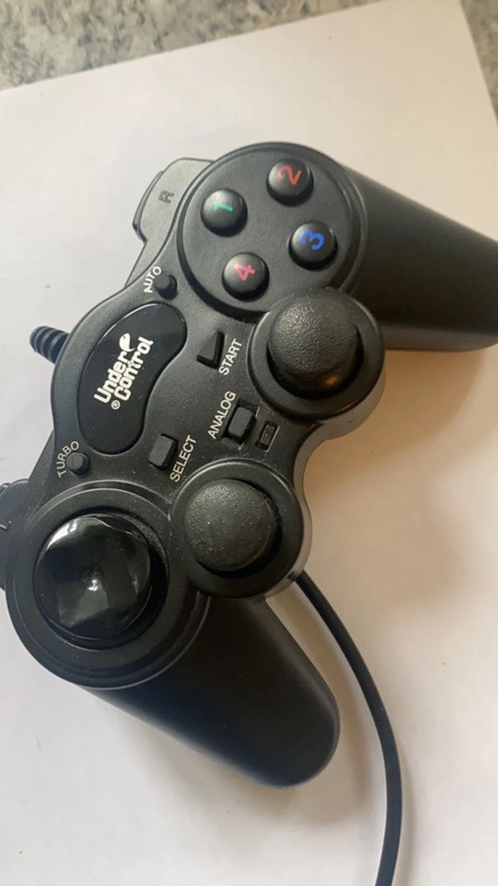 manette ps2 Under control