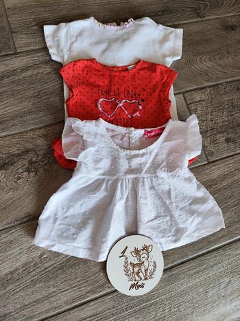 Superbe Lot de blouse / t-shirt été fille avec petits volants