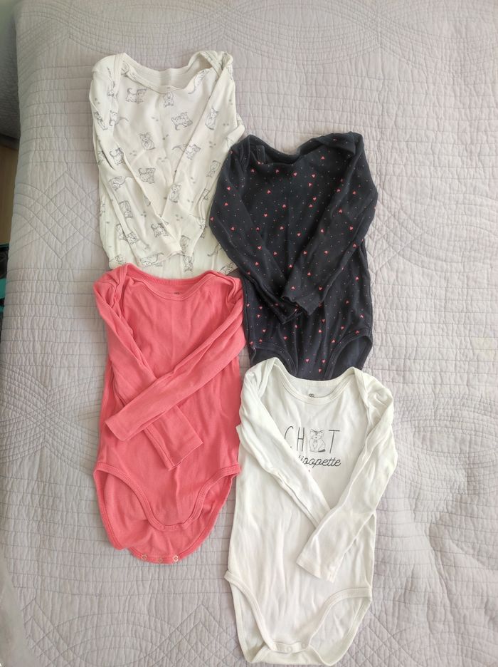 Lot de quatre body manche longue