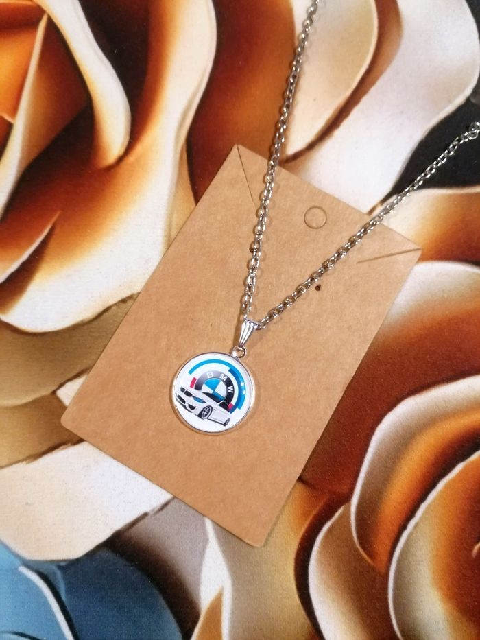 Collier BMW 50 ans voiture - photo numéro 2