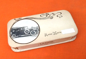 Années 1930 Boite à dragées  décor  automobile Fiat 525