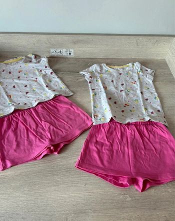 Lot 2 ensembles In Extenso short jupe gris fuchsia à motifs