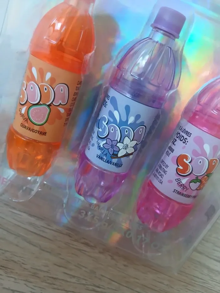 3 baumes à lèvres en forme de sodas Claire's - photo numéro 2