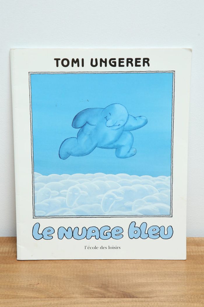 Le nuage bleu