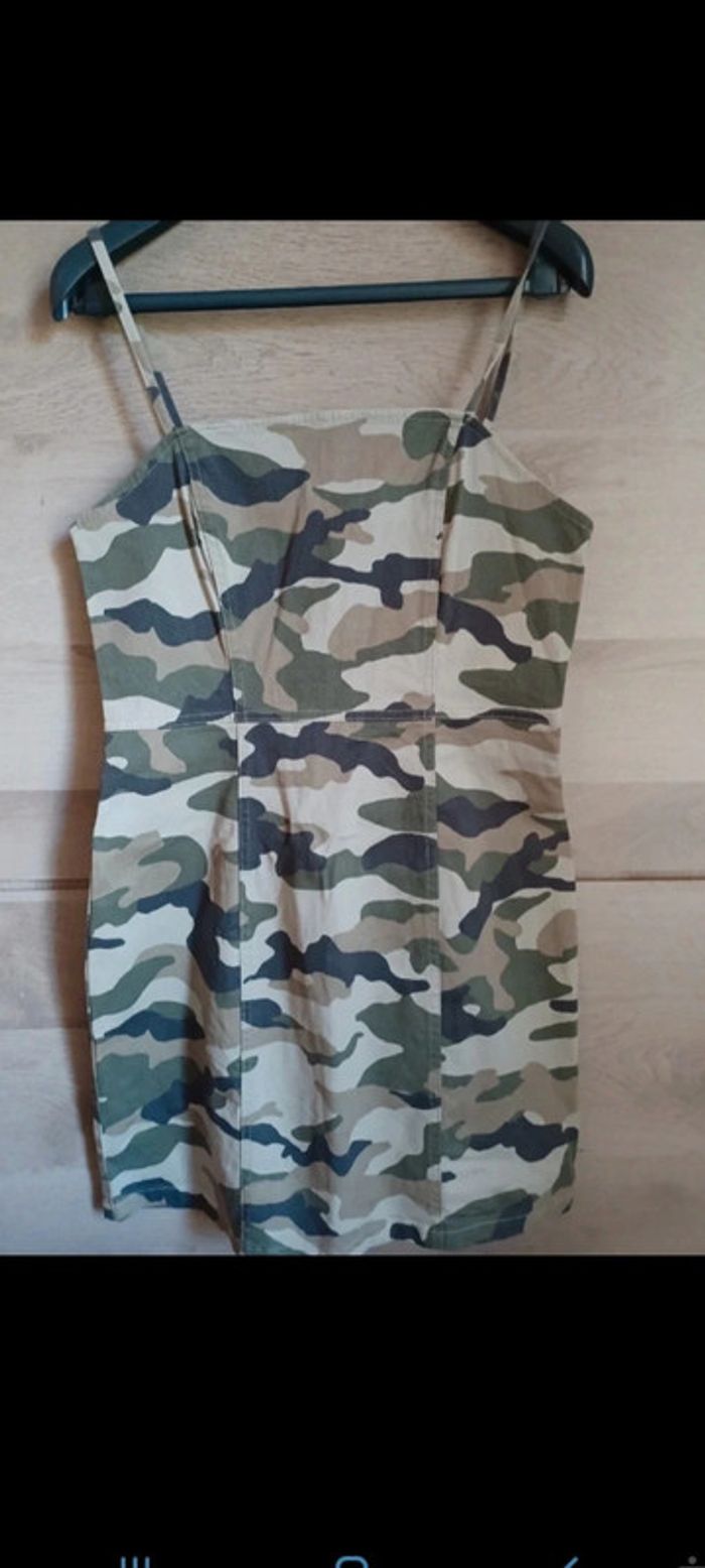 Robe camouflage militaire taille 40 H&M