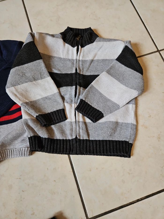 Lot de 3 gilets 2 ans - photo numéro 3