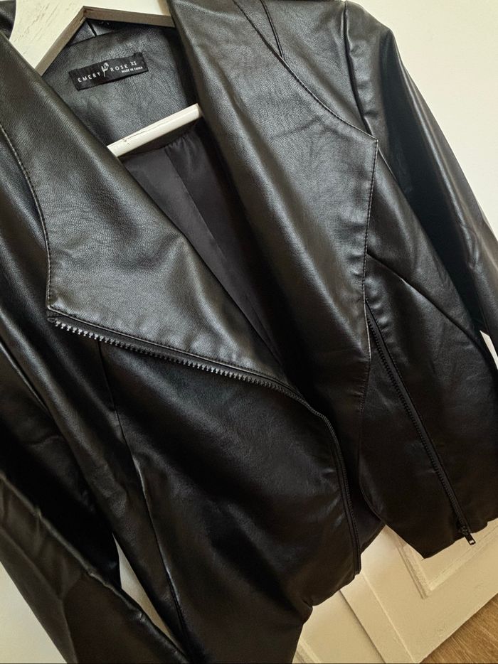 Veste en similicuir - photo numéro 3
