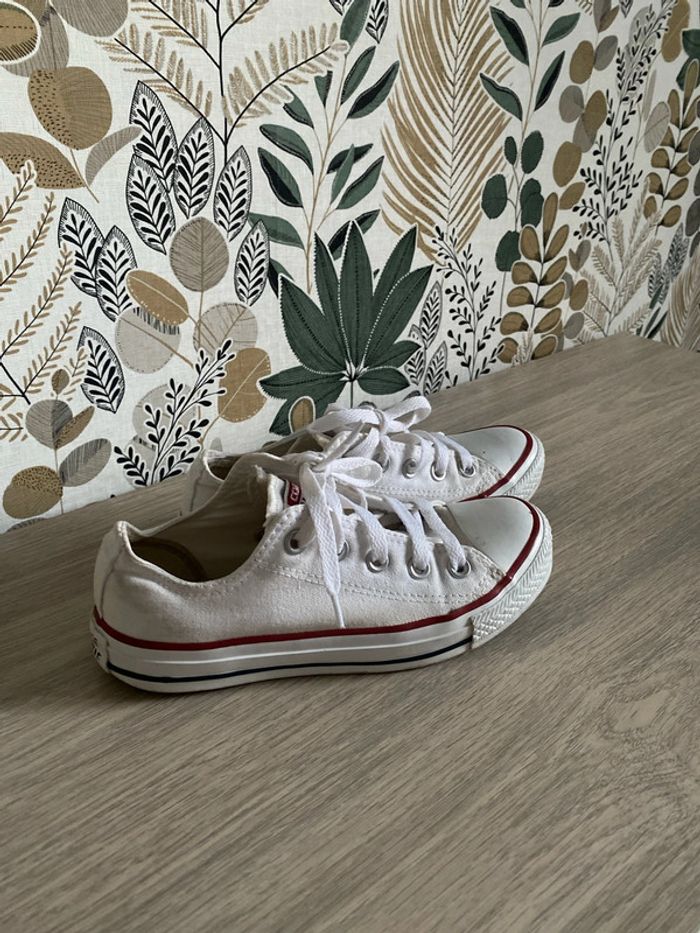 Converses blanches taille 35 hotsell