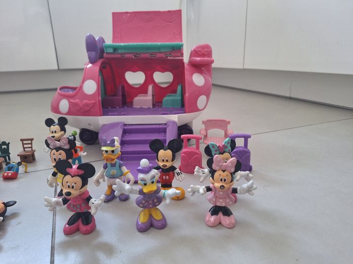 Lot Mickey et Minie, bateau, avion, maison, voitures, personnages - photo numéro 2