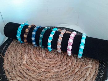 Bracelet macramé  grosses  perles  entremêlées  n°16