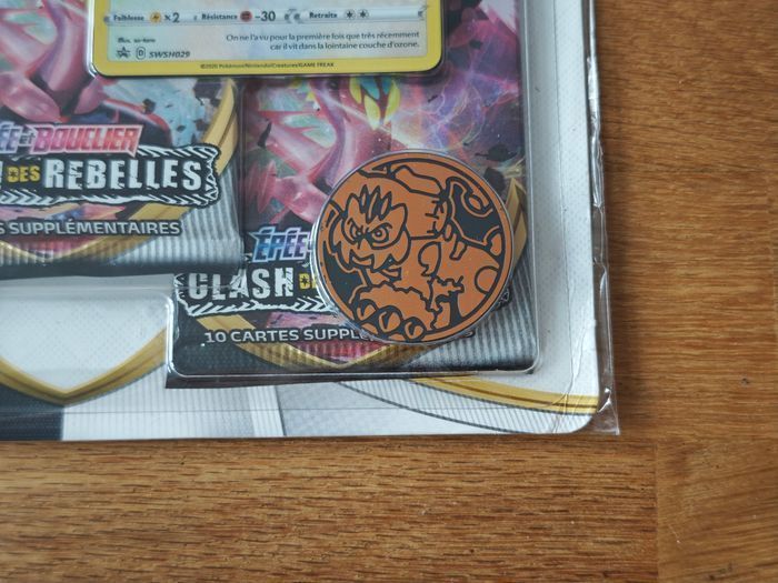 Coffret tripack Pokémon Clash des rebelles eb02 Promo Rayquaza - photo numéro 3