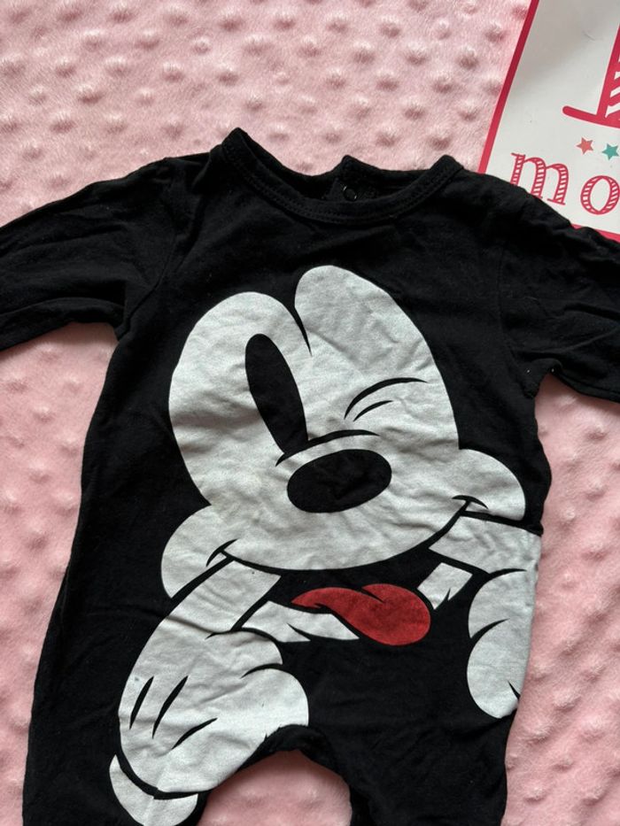 Pyjama Mickey 1 mois - photo numéro 2