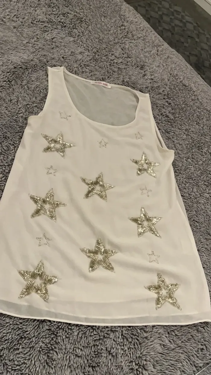 Très beau beige avec etoile en strass