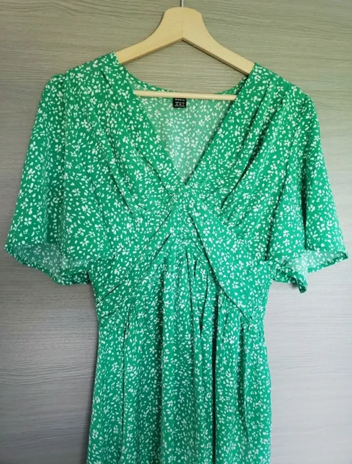 Robe verte - photo numéro 2