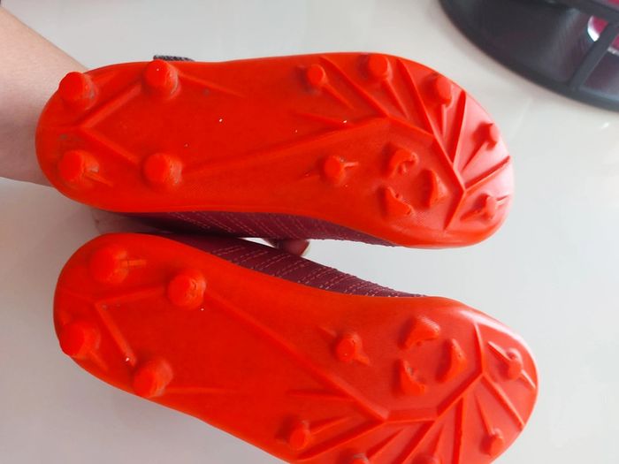 Chaussures de foot crampons - photo numéro 3