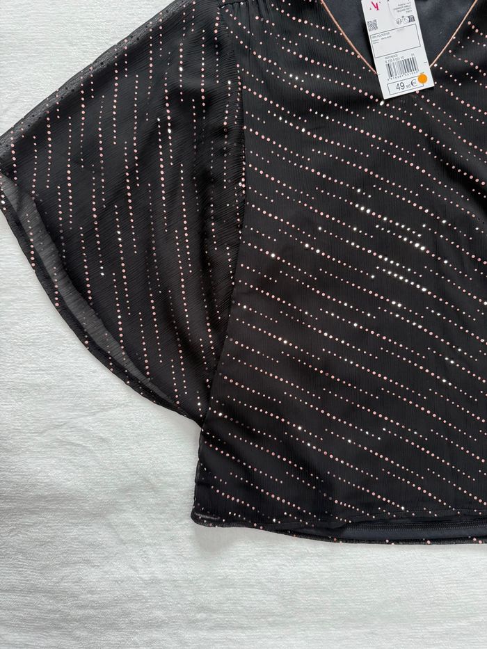 Haut noir brillant Armand Thiery femme – Taille 1 FR 36 / S – Manches larges fluide - photo numéro 2
