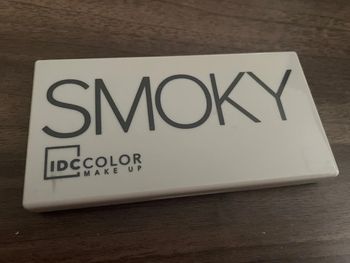 Palette fard à paupière couleur gris