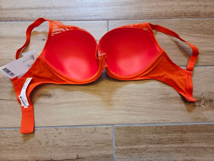 Soutien gorge taille 90 E - photo numéro 3