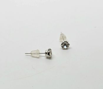 Paire de boucles d'oreilles. Neuve. 2A