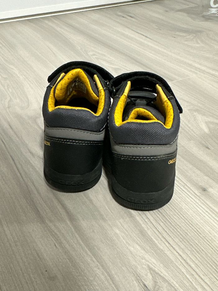 Lot d’une paire de Geox et d’une paire de chaussons Giesswein neufs avec étiquette - photo numéro 4