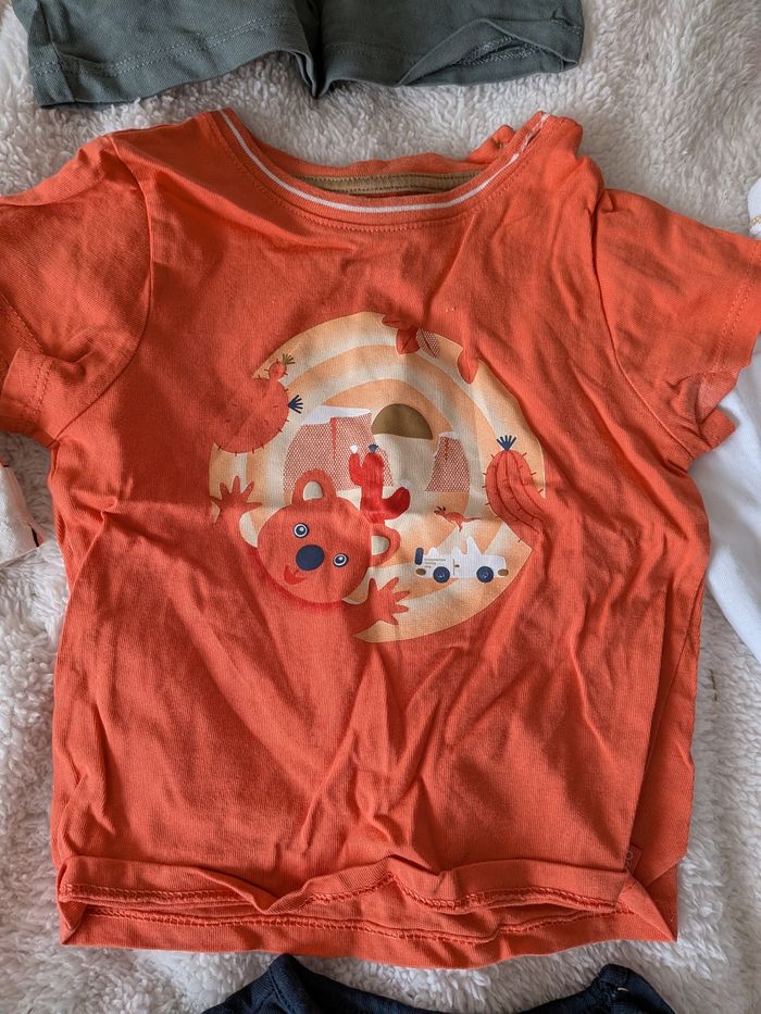 Ensemble t shirts 12 mois - photo numéro 3