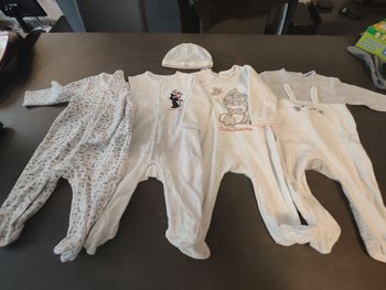 Lot de 4 pyjamas chauds bébé mixtes + bonnet Disney – Taille 9 mois