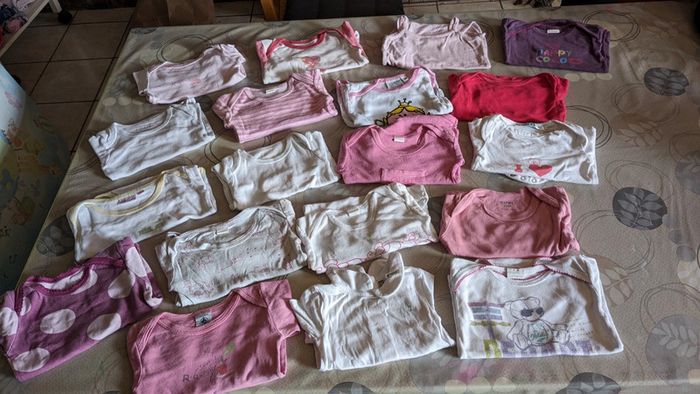Lot de 19 bodies - photo numéro 2