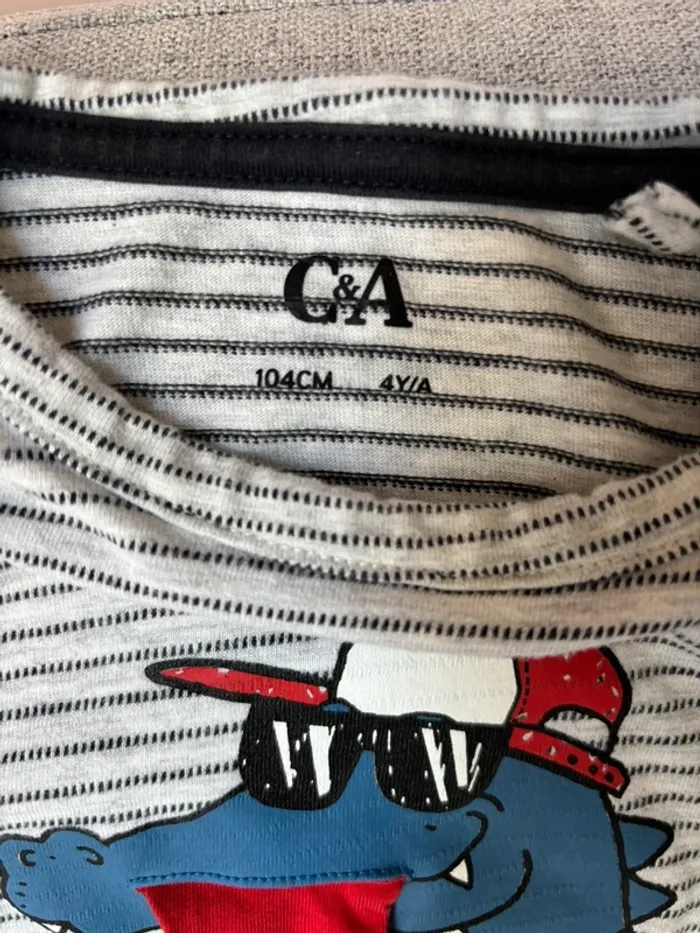 Tee shirt manches longues C&A 4 ans - photo numéro 2