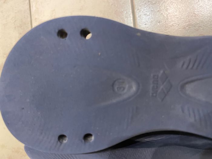 Sandale plastique Arena Taille 31 - photo numéro 4