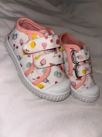 Basket fille fruits