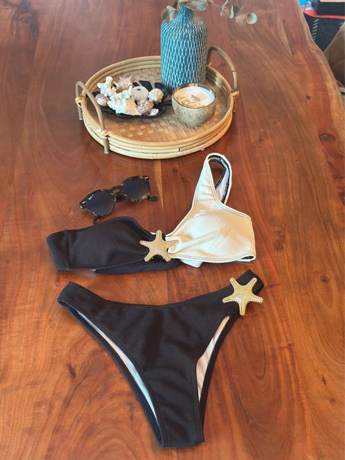 Maillot de bain asymétrique noir & beige boucle étoile de mer doré – Taille S – Neuf - photo numéro 4