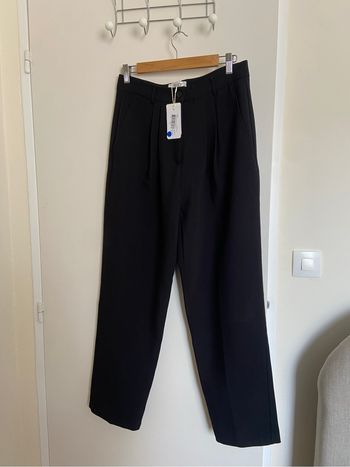 Pantalon noir à pinces taille haute – T40 – Neuf avec étiquette – Sud Express