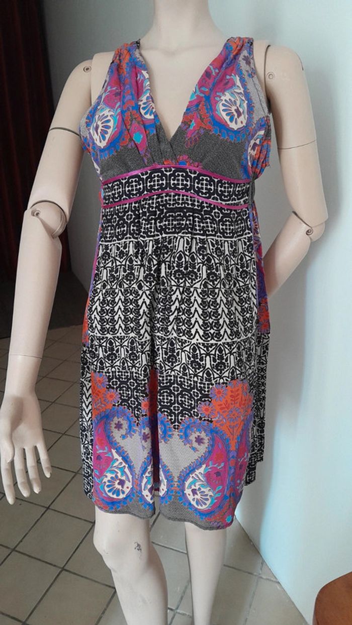 Jolie robe mini été en soie Sandro taille 2