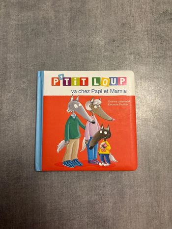 Livre petit loup va chez papy et mamy
