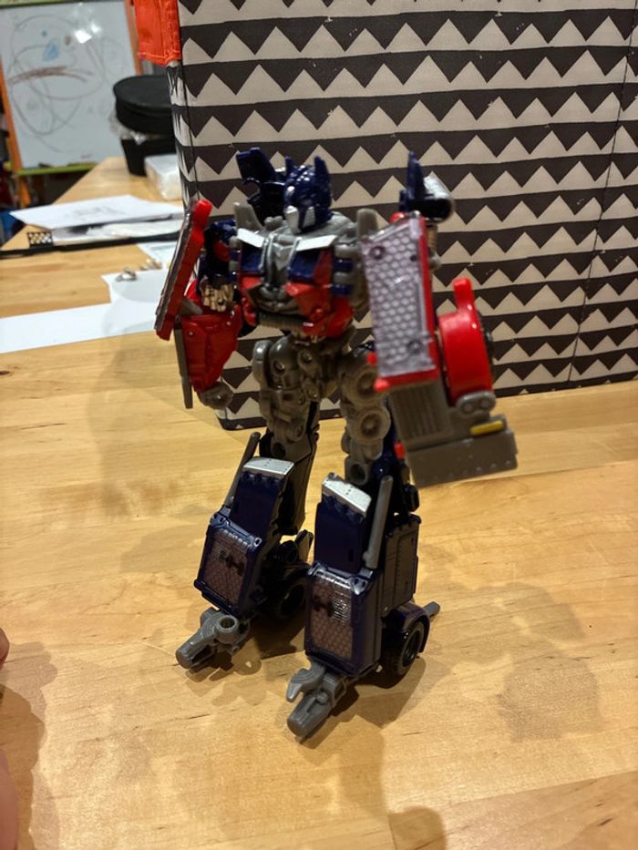 Figurine transformers Optimus Prime - photo numéro 2