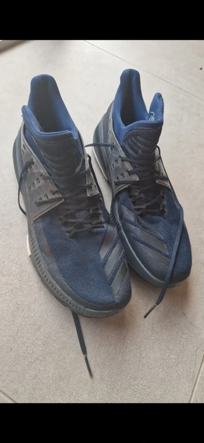 Basket adidas dame 3 marine  taille 52 2/3 tres  bon etat - photo numéro 5