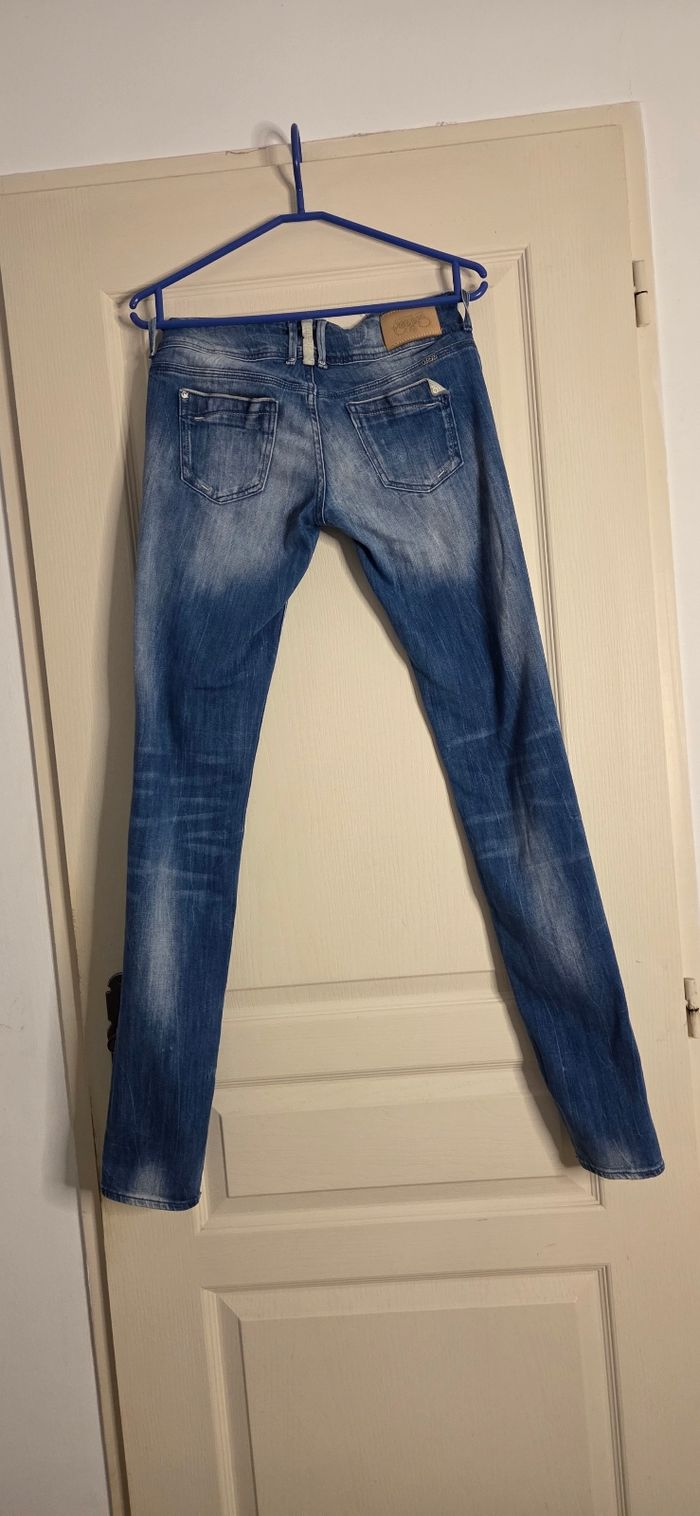 Jean slim Le Temps des Cerises  délavé effet usé – T.26 (équiv. 36/38) – très bon état - photo numéro 8