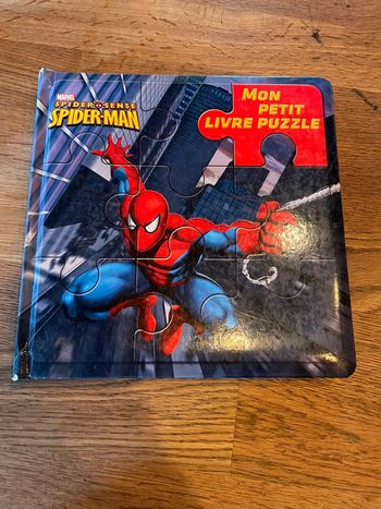 Livre Puzzle Mon premier livre puzzles Disney Marvel Spiderman 5 histoires puzzles