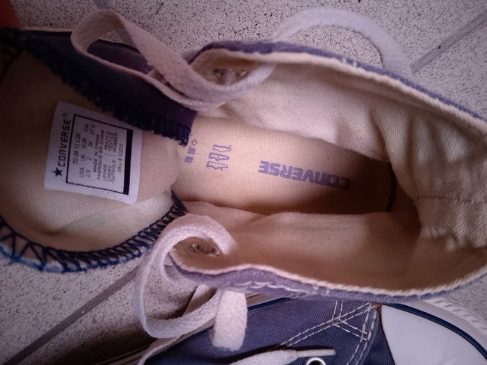 Paire de baskets Converse violette pointure 34 en très bon état. - photo numéro 7