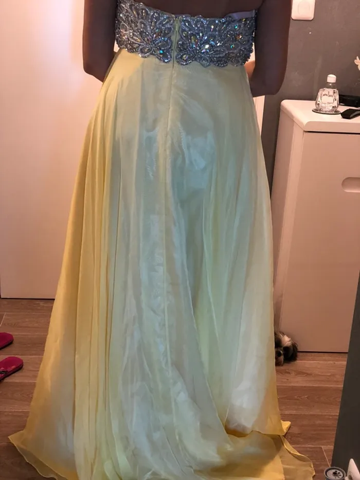 Robe cocktail jaune - photo numéro 2