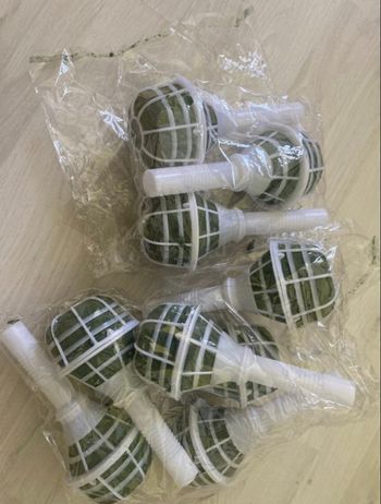 Lot de huit supports de bouquet de mariage