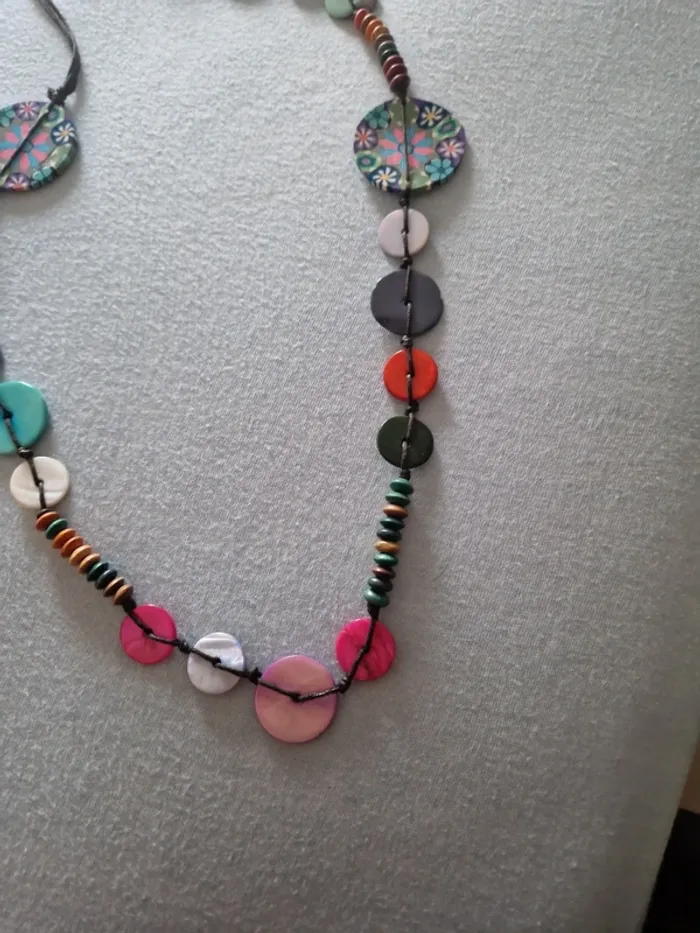 Collier et boucles d'oreilles - photo numéro 3
