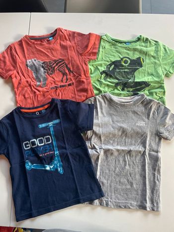 Lot tee shirt okaidi 5-6 ans