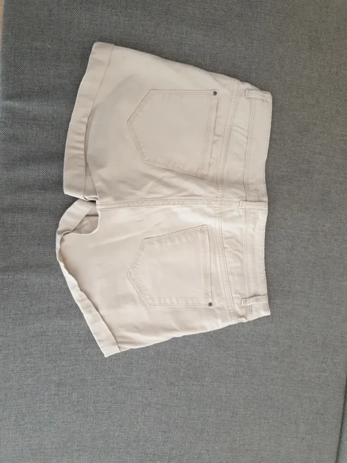 Short beige Jennyfer. - photo numéro 2