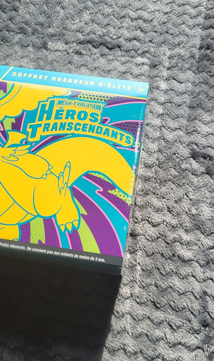 ETB Héros Transcendants Scellé ME2.5 - photo numéro 2