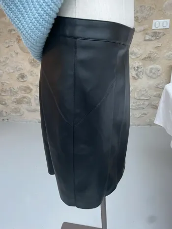 Vero Moda - Jupe crayon classique en cuir synthétique neuve