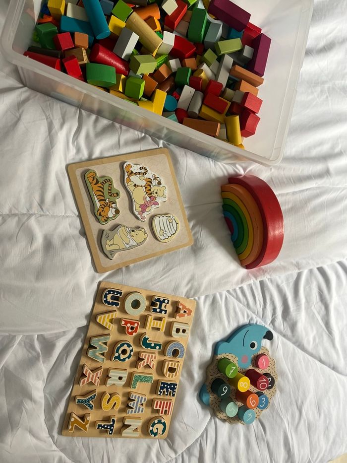 Lot jouets en bois