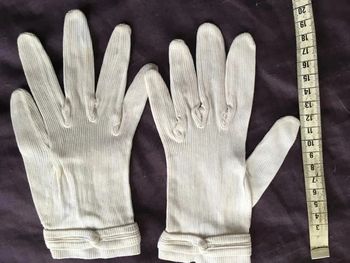 Paire de gants anciens en coton